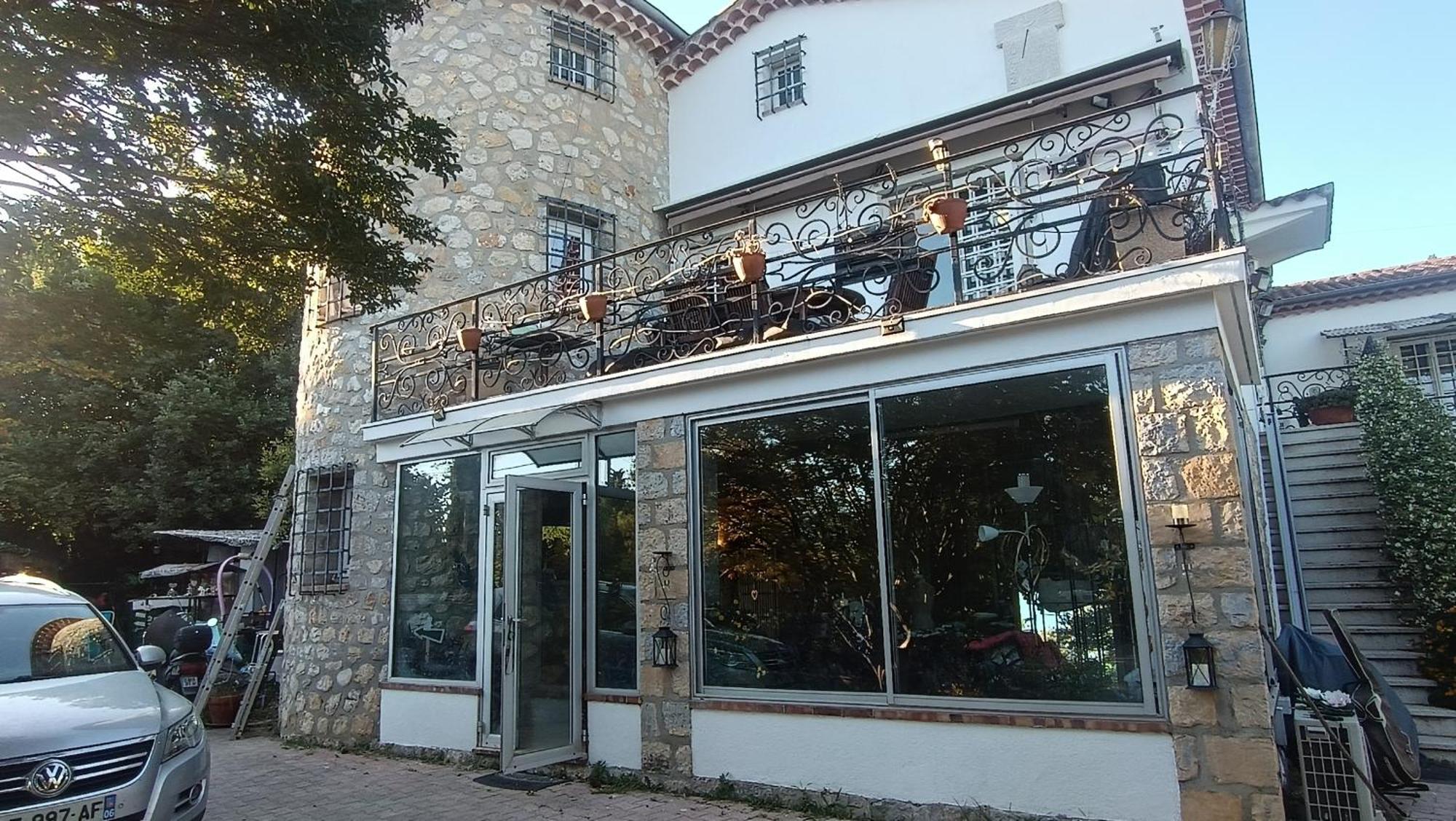 Apartment Independant Avec Parking Prive Dans *